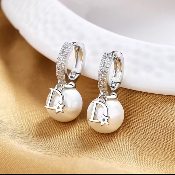 Jewelry - Elegant Silver and White Drop Earrings